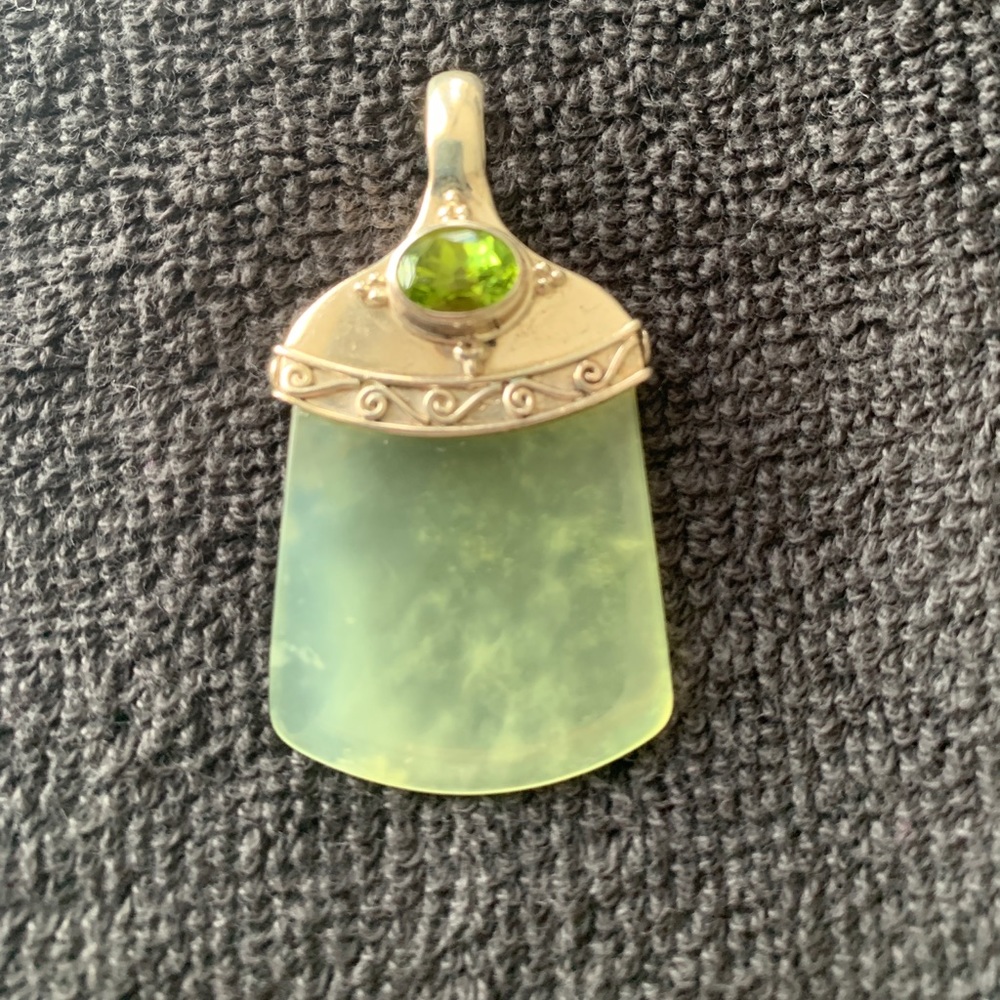Sajen Offerings Pendant